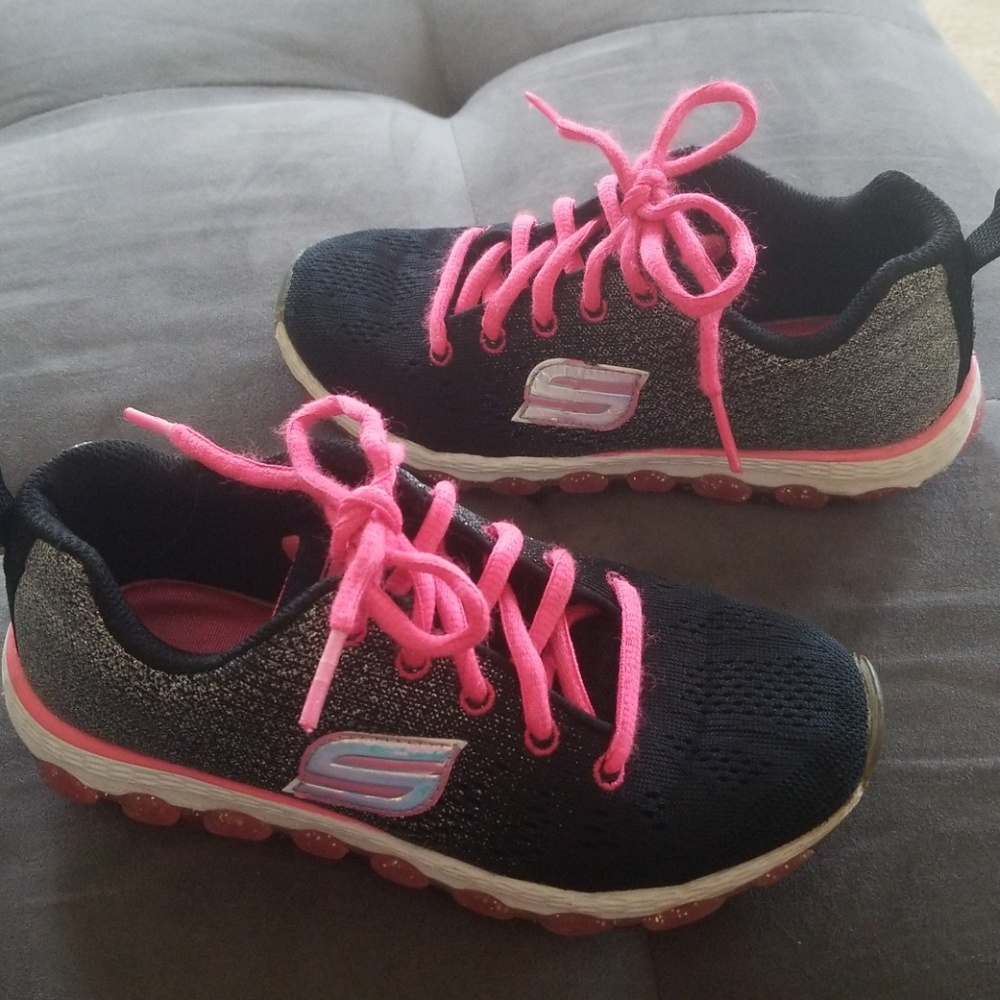 Sketchers sneakers